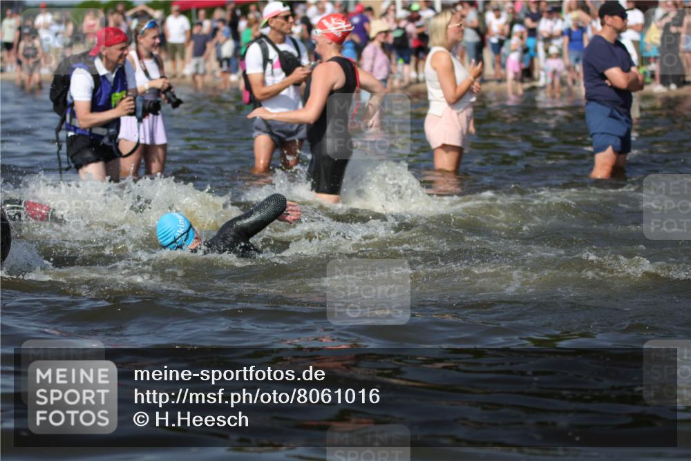 22.06.2025 - Viking Triathlon H.Heesch http://msf.ph/oto/8061016 22.06.2025 10:03:21 Schwimmen 20, 25, 34, 88, 89, 134, 163, 229, 251, 324, 332, 348, 540, 636, 660 meine-sportfotos.de