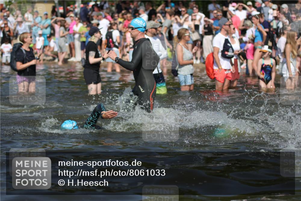 22.06.2025 - Viking Triathlon H.Heesch http://msf.ph/oto/8061033 22.06.2025 10:03:24 Schwimmen 25, 34, 42, 88, 89, 134, 163, 221, 229, 251, 324, 332, 540, 556 meine-sportfotos.de