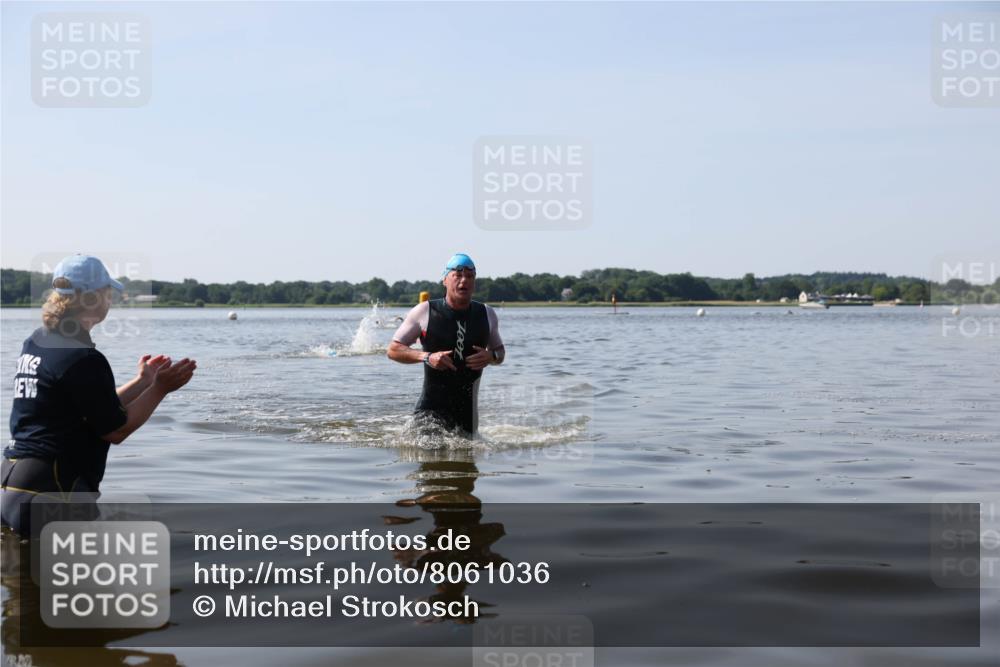22.06.2025 - Viking Triathlon Michael Strokosch http://msf.ph/oto/8061036 22.06.2025 10:24:44 Schwimmen 329 meine-sportfotos.de