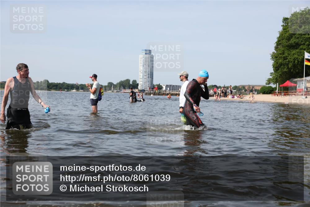 22.06.2025 - Viking Triathlon Michael Strokosch http://msf.ph/oto/8061039 22.06.2025 10:45:05 Schwimmen 39, 168, 346, 493, 503, 638, 653 meine-sportfotos.de