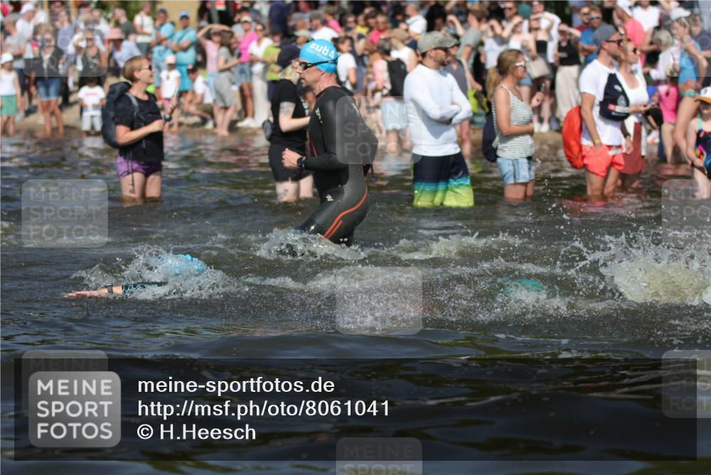 22.06.2025 - Viking Triathlon H.Heesch http://msf.ph/oto/8061041 22.06.2025 10:03:24 Schwimmen 25, 34, 42, 88, 89, 134, 163, 221, 229, 251, 324, 332, 540, 556 meine-sportfotos.de