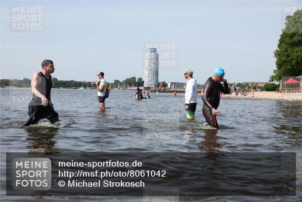 22.06.2025 - Viking Triathlon Michael Strokosch http://msf.ph/oto/8061042 22.06.2025 10:45:06 Schwimmen 39, 168, 346, 493, 503, 638, 653 meine-sportfotos.de