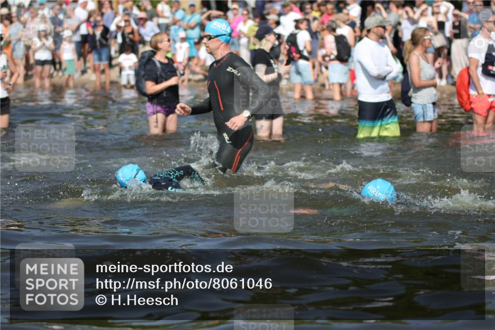 22.06.2025 - Viking Triathlon H.Heesch http://msf.ph/oto/8061046 22.06.2025 10:03:24 Schwimmen 25, 34, 42, 88, 89, 134, 163, 221, 229, 251, 324, 332, 540, 556 meine-sportfotos.de