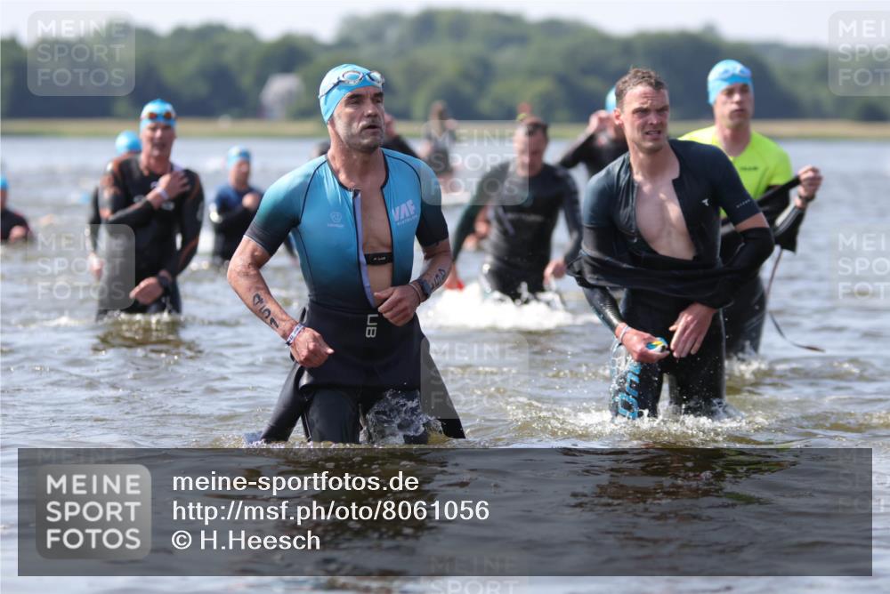 22.06.2025 - Viking Triathlon H.Heesch http://msf.ph/oto/8061056 22.06.2025 10:39:00 Schwimmen 26, 40, 57, 79, 148, 181, 185, 210, 211, 276, 295, 336, 351, 408, 416, 451, 654 meine-sportfotos.de