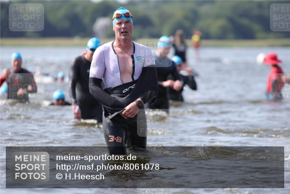 22.06.2025 - Viking Triathlon H.Heesch http://msf.ph/oto/8061078 22.06.2025 10:39:05 Schwimmen 40, 57, 79, 148, 181, 182, 185, 210, 238, 276, 295, 351, 386, 408, 416, 451, 536, 654 meine-sportfotos.de