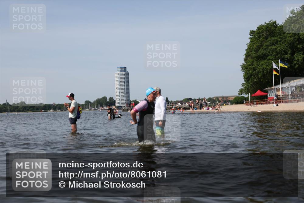 22.06.2025 - Viking Triathlon Michael Strokosch http://msf.ph/oto/8061081 22.06.2025 10:45:13 Schwimmen 68, 346, 493, 503, 605 meine-sportfotos.de