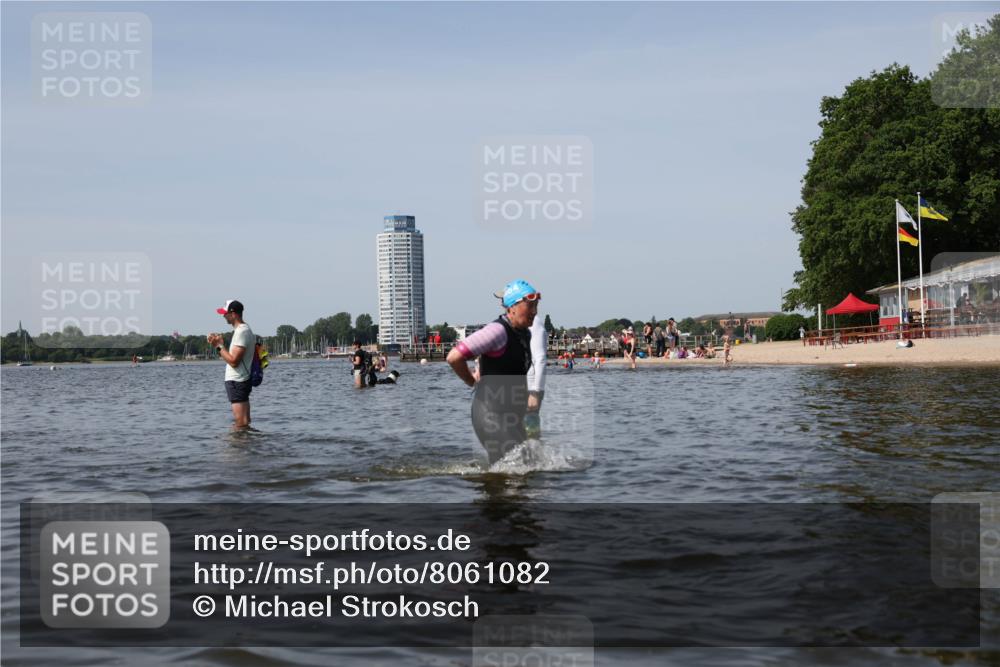 22.06.2025 - Viking Triathlon Michael Strokosch http://msf.ph/oto/8061082 22.06.2025 10:45:13 Schwimmen 68, 346, 493, 503, 605 meine-sportfotos.de