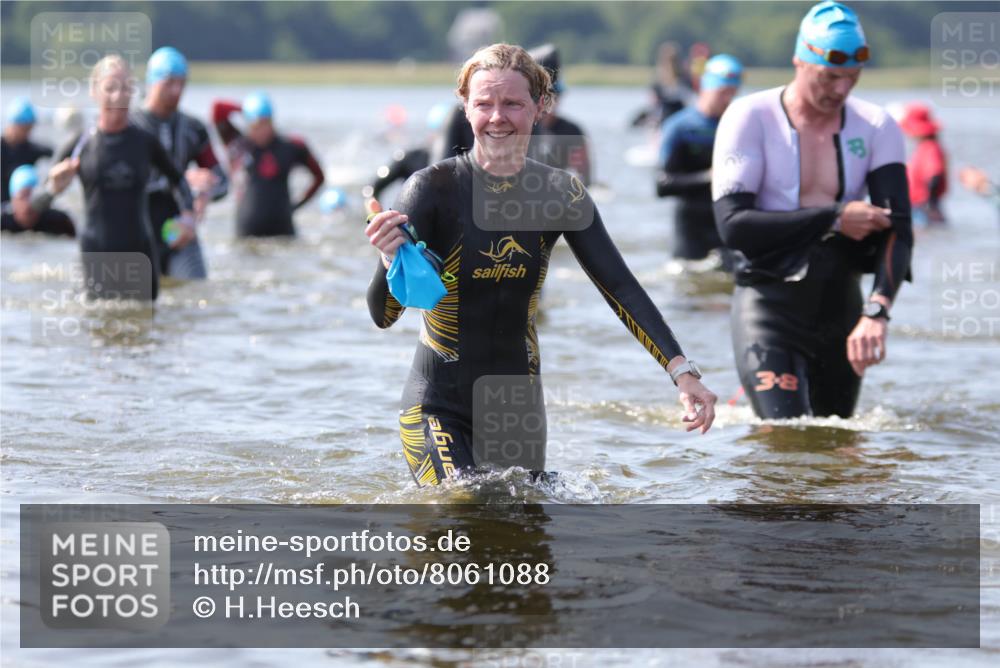 22.06.2025 - Viking Triathlon H.Heesch http://msf.ph/oto/8061088 22.06.2025 10:39:07 Schwimmen 40, 57, 79, 83, 148, 181, 182, 185, 238, 276, 295, 351, 386, 408, 416, 451, 536, 654 meine-sportfotos.de