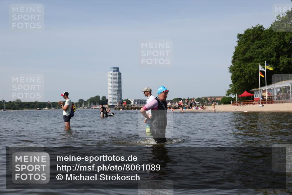 22.06.2025 - Viking Triathlon Michael Strokosch http://msf.ph/oto/8061089 22.06.2025 10:45:13 Schwimmen 68, 346, 493, 503, 605 meine-sportfotos.de