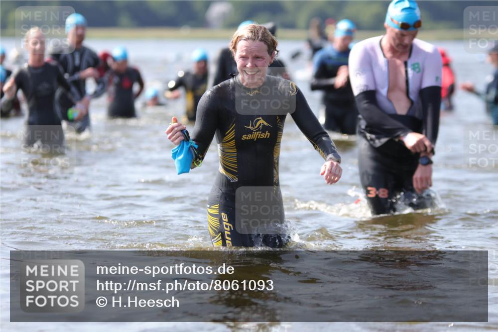 22.06.2025 - Viking Triathlon H.Heesch http://msf.ph/oto/8061093 22.06.2025 10:39:07 Schwimmen 40, 57, 79, 83, 148, 181, 182, 185, 238, 276, 295, 351, 386, 408, 416, 451, 536, 654 meine-sportfotos.de