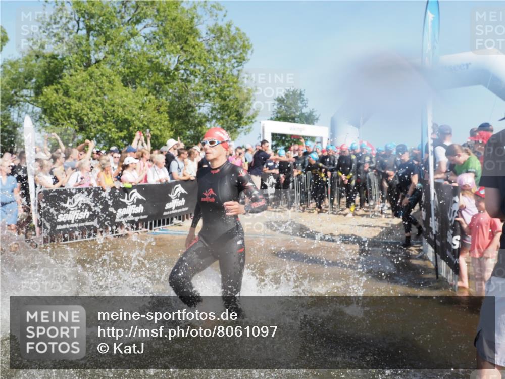 22.06.2025 - Viking Triathlon KatJ http://msf.ph/oto/8061097 22.06.2025 10:00:45 Schwimmen 7, 8, 9, 11, 132, 145, 178, 184, 200, 258, 289, 301, 306, 352, 368, 414, 491, 526, 612, 613, 616, 628, 630, 641, 642, 652 meine-sportfotos.de