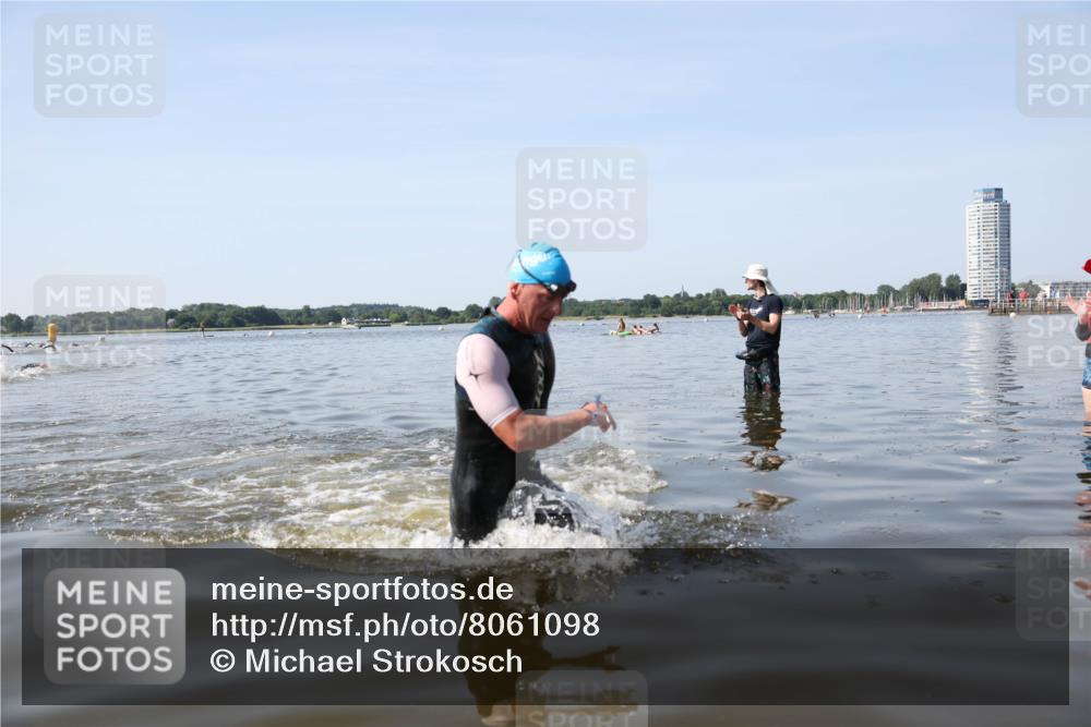 22.06.2025 - Viking Triathlon Michael Strokosch http://msf.ph/oto/8061098 22.06.2025 10:24:48 Schwimmen 4, 329 meine-sportfotos.de