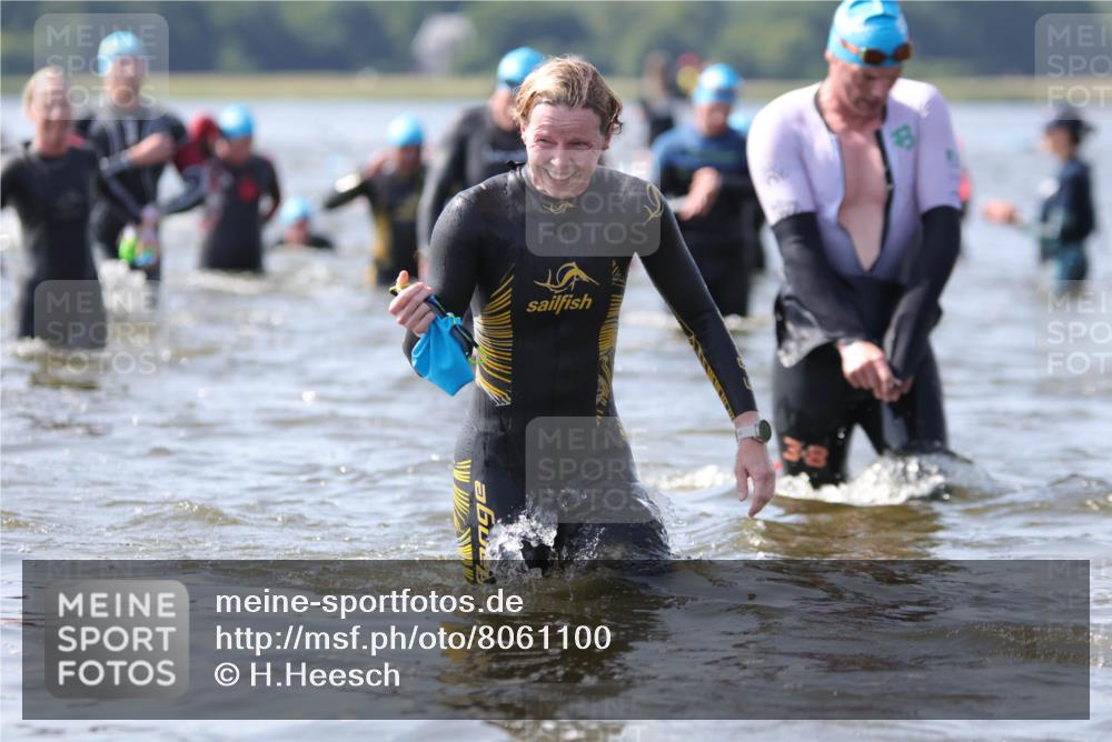 22.06.2025 - Viking Triathlon H.Heesch http://msf.ph/oto/8061100 22.06.2025 10:39:08 Schwimmen 79, 83, 148, 181, 182, 185, 195, 238, 276, 295, 351, 386, 408, 416, 451, 536, 654 meine-sportfotos.de