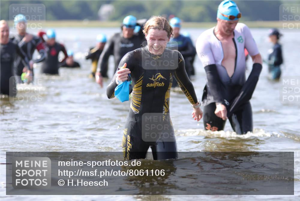 22.06.2025 - Viking Triathlon H.Heesch http://msf.ph/oto/8061106 22.06.2025 10:39:08 Schwimmen 79, 83, 148, 181, 182, 185, 195, 238, 276, 295, 351, 386, 408, 416, 451, 536, 654 meine-sportfotos.de