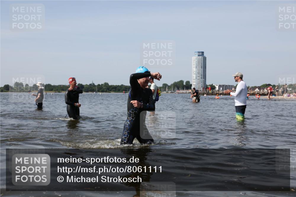 22.06.2025 - Viking Triathlon Michael Strokosch http://msf.ph/oto/8061111 22.06.2025 10:45:18 Schwimmen 68, 102, 108, 346, 493, 503, 605 meine-sportfotos.de