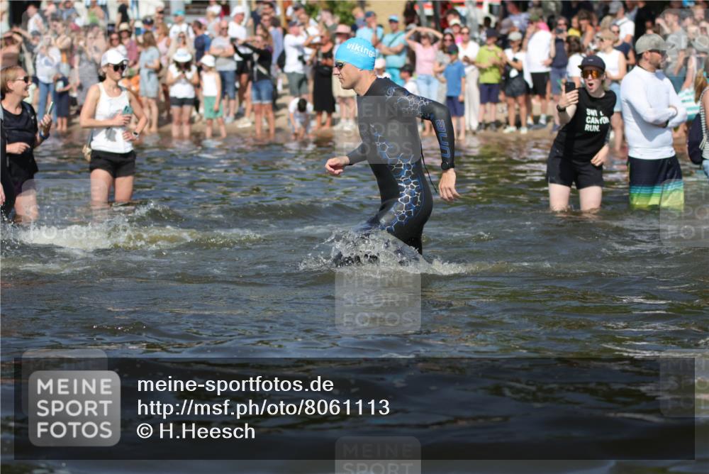 22.06.2025 - Viking Triathlon H.Heesch http://msf.ph/oto/8061113 22.06.2025 10:03:34 Schwimmen 42, 58, 62, 79, 148, 179, 182, 221, 324, 434, 454, 556, 619, 635, 645, 659 meine-sportfotos.de