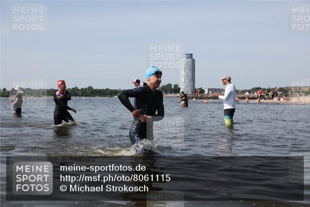 22.06.2025 - Viking Triathlon Michael Strokosch http://msf.ph/oto/8061115 22.06.2025 10:45:19 Schwimmen 68, 102, 108, 346, 503, 605 meine-sportfotos.de