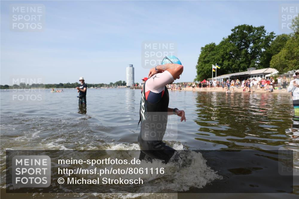 22.06.2025 - Viking Triathlon Michael Strokosch http://msf.ph/oto/8061116 22.06.2025 10:24:49 Schwimmen 4, 329 meine-sportfotos.de