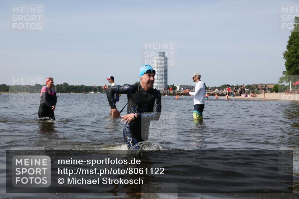 22.06.2025 - Viking Triathlon Michael Strokosch http://msf.ph/oto/8061122 22.06.2025 10:45:19 Schwimmen 68, 102, 108, 346, 503, 605 meine-sportfotos.de