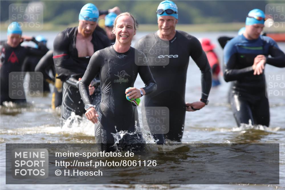 22.06.2025 - Viking Triathlon H.Heesch http://msf.ph/oto/8061126 22.06.2025 10:39:13 Schwimmen 79, 83, 148, 182, 195, 238, 276, 295, 298, 324, 351, 386, 474, 536, 654 meine-sportfotos.de