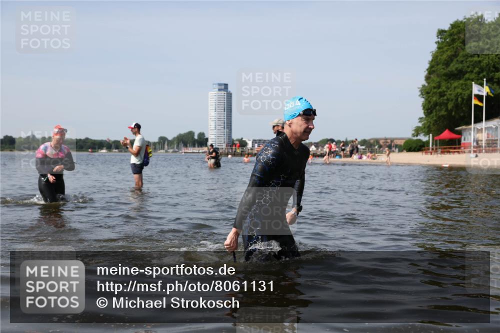 22.06.2025 - Viking Triathlon Michael Strokosch http://msf.ph/oto/8061131 22.06.2025 10:45:19 Schwimmen 68, 102, 108, 346, 503, 605 meine-sportfotos.de