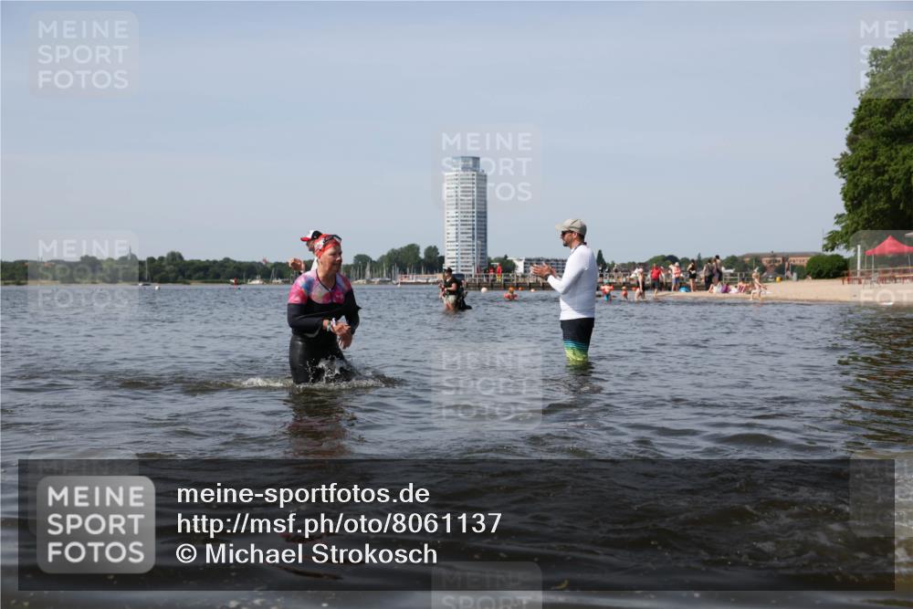 22.06.2025 - Viking Triathlon Michael Strokosch http://msf.ph/oto/8061137 22.06.2025 10:45:21 Schwimmen 68, 102, 108, 346, 503, 605 meine-sportfotos.de