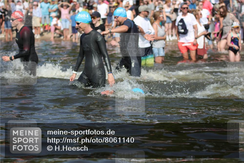 22.06.2025 - Viking Triathlon H.Heesch http://msf.ph/oto/8061140 22.06.2025 10:03:37 Schwimmen 42, 58, 62, 79, 148, 179, 182, 221, 434, 454, 556, 619, 635, 645, 659 meine-sportfotos.de
