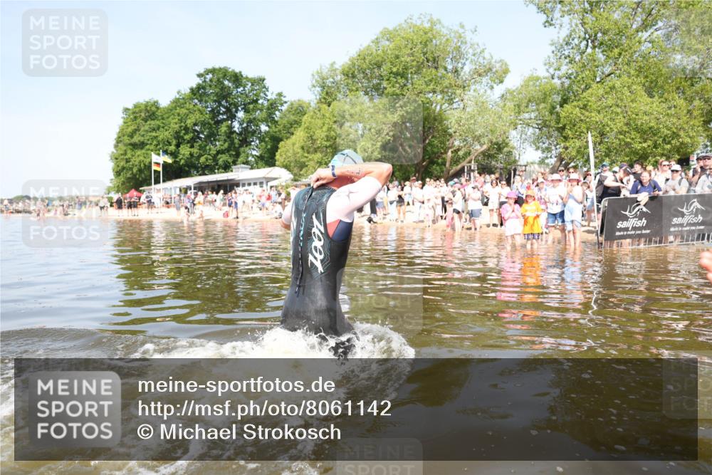 22.06.2025 - Viking Triathlon Michael Strokosch http://msf.ph/oto/8061142 22.06.2025 10:24:51 Schwimmen 4, 329, 521 meine-sportfotos.de