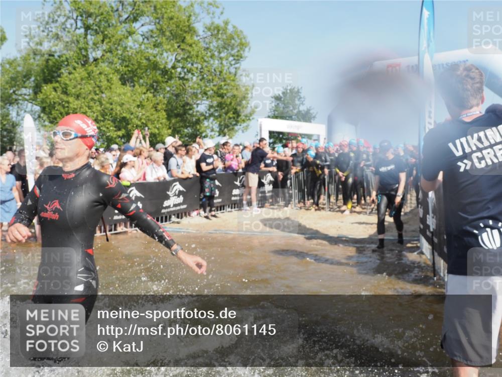 22.06.2025 - Viking Triathlon KatJ http://msf.ph/oto/8061145 22.06.2025 10:00:46 Schwimmen 8, 9, 132, 145, 184, 200, 258, 289, 301, 306, 352, 368, 414, 491, 526, 612, 613, 616, 630, 652 meine-sportfotos.de
