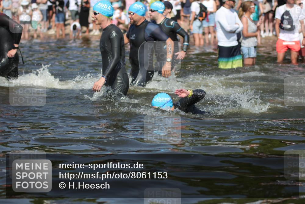 22.06.2025 - Viking Triathlon H.Heesch http://msf.ph/oto/8061153 22.06.2025 10:03:37 Schwimmen 42, 58, 62, 79, 148, 179, 182, 221, 434, 454, 556, 619, 635, 645, 659 meine-sportfotos.de