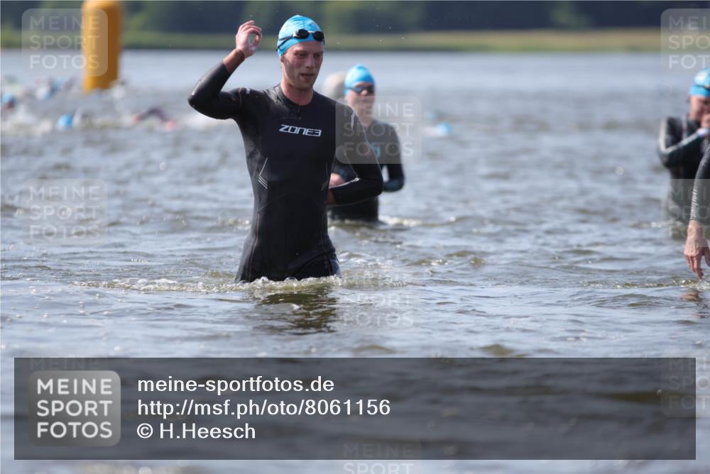 22.06.2025 - Viking Triathlon H.Heesch http://msf.ph/oto/8061156 22.06.2025 10:39:25 Schwimmen 25, 83, 86, 93, 117, 138, 150, 182, 195, 238, 244, 276, 298, 324, 337, 386, 474, 529, 536 meine-sportfotos.de