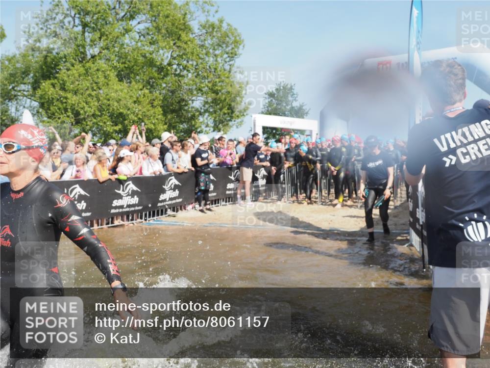 22.06.2025 - Viking Triathlon KatJ http://msf.ph/oto/8061157 22.06.2025 10:00:46 Schwimmen 8, 9, 132, 145, 184, 200, 258, 289, 301, 306, 352, 368, 414, 491, 526, 612, 613, 616, 630, 652 meine-sportfotos.de