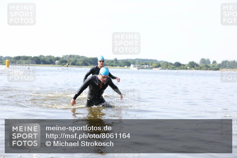 22.06.2025 - Viking Triathlon Michael Strokosch http://msf.ph/oto/8061164 22.06.2025 10:24:56 Schwimmen 4, 329, 521 meine-sportfotos.de