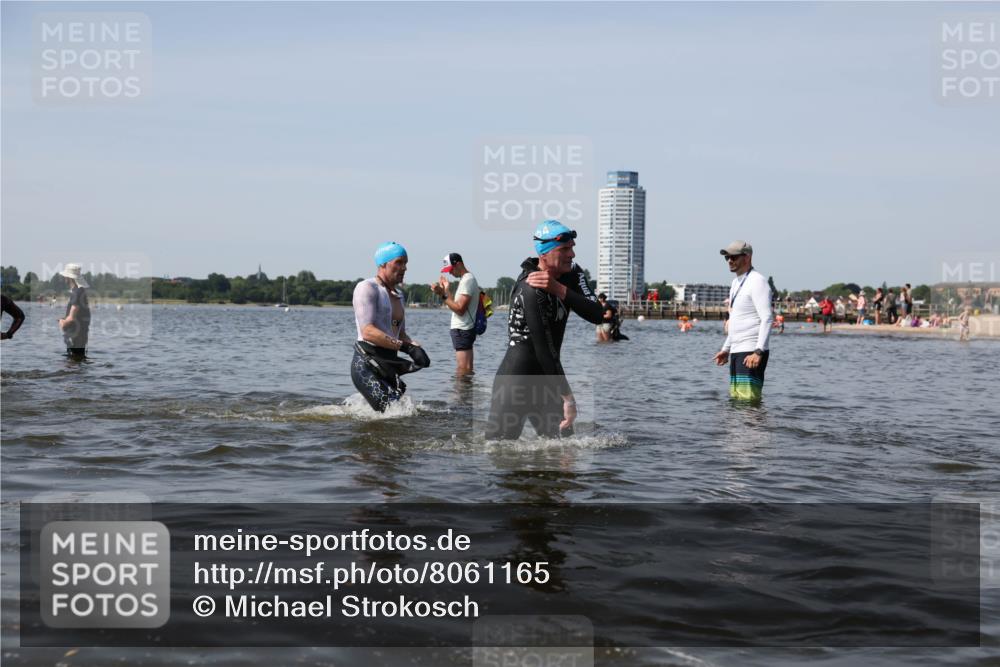 22.06.2025 - Viking Triathlon Michael Strokosch http://msf.ph/oto/8061165 22.06.2025 10:45:26 Schwimmen 68, 102, 108, 197, 466, 503, 605 meine-sportfotos.de