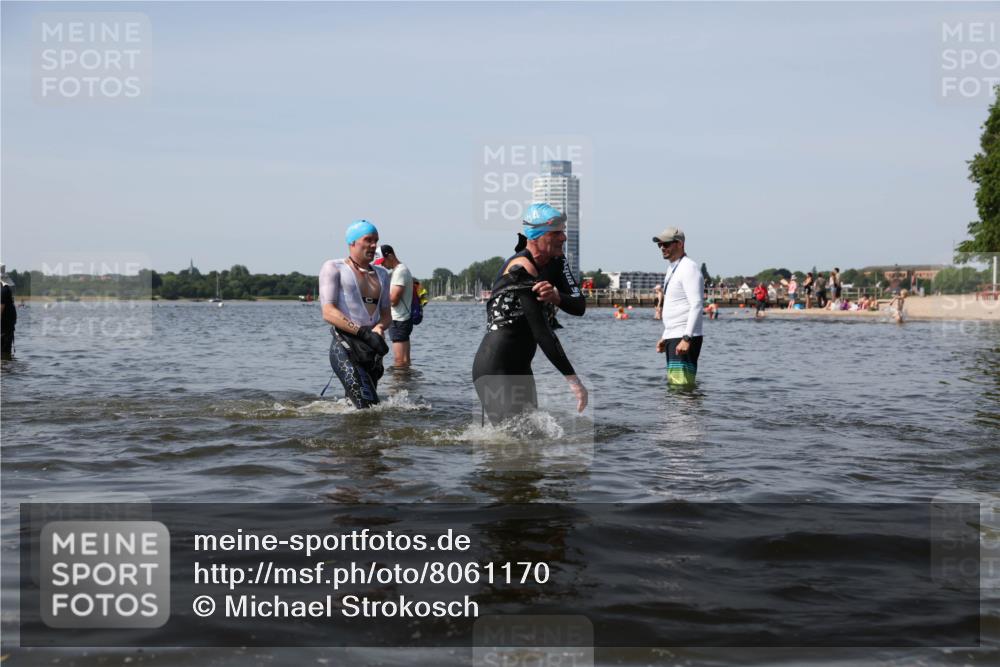 22.06.2025 - Viking Triathlon Michael Strokosch http://msf.ph/oto/8061170 22.06.2025 10:45:26 Schwimmen 68, 102, 108, 197, 466, 503, 605 meine-sportfotos.de