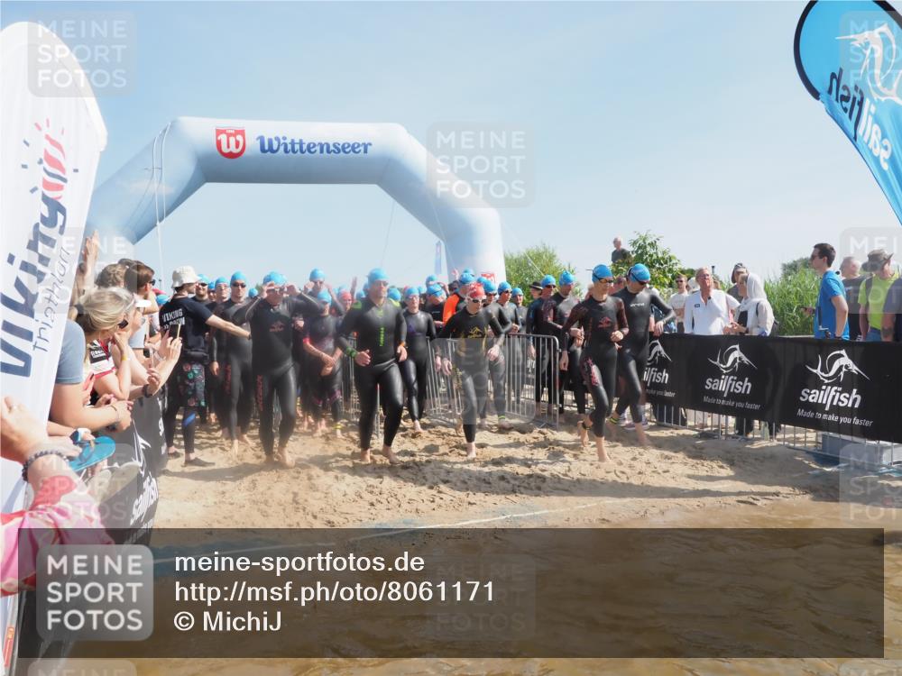 22.06.2025 - Viking Triathlon MichiJ http://msf.ph/oto/8061171 22.06.2025 10:06:36 Schwimmen 44, 74, 93, 109, 159, 168, 186, 205, 219, 261, 358, 376, 450, 606, 625 meine-sportfotos.de