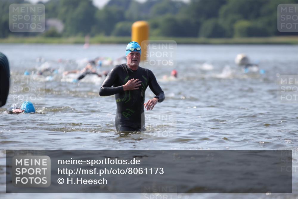 22.06.2025 - Viking Triathlon H.Heesch http://msf.ph/oto/8061173 22.06.2025 10:39:33 Schwimmen 25, 29, 86, 93, 117, 138, 150, 195, 244, 298, 324, 337, 423, 474, 529 meine-sportfotos.de