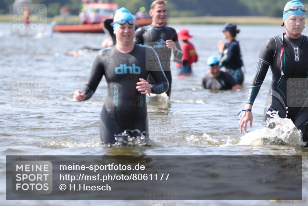 22.06.2025 - Viking Triathlon H.Heesch http://msf.ph/oto/8061177 22.06.2025 10:39:38 Schwimmen 25, 29, 86, 93, 117, 138, 150, 244, 337, 423, 437, 518, 529 meine-sportfotos.de