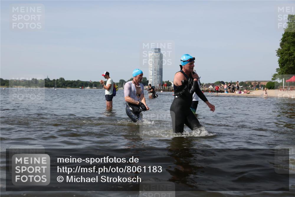 22.06.2025 - Viking Triathlon Michael Strokosch http://msf.ph/oto/8061183 22.06.2025 10:45:26 Schwimmen 68, 102, 108, 197, 466, 503, 605 meine-sportfotos.de