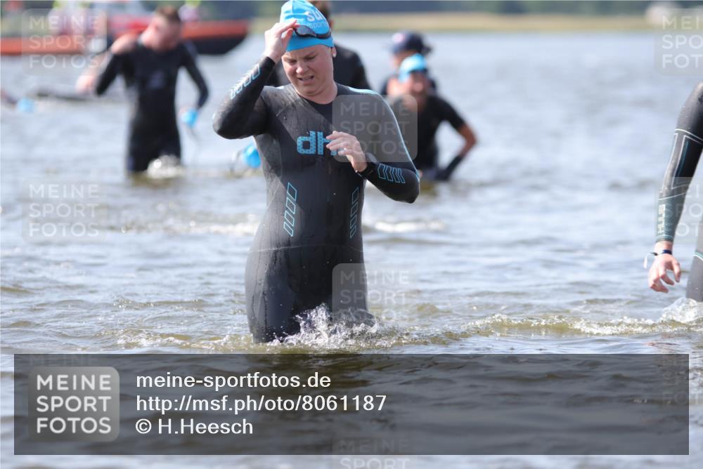 22.06.2025 - Viking Triathlon H.Heesch http://msf.ph/oto/8061187 22.06.2025 10:39:39 Schwimmen 25, 29, 86, 93, 117, 138, 150, 244, 337, 423, 437, 518, 529 meine-sportfotos.de