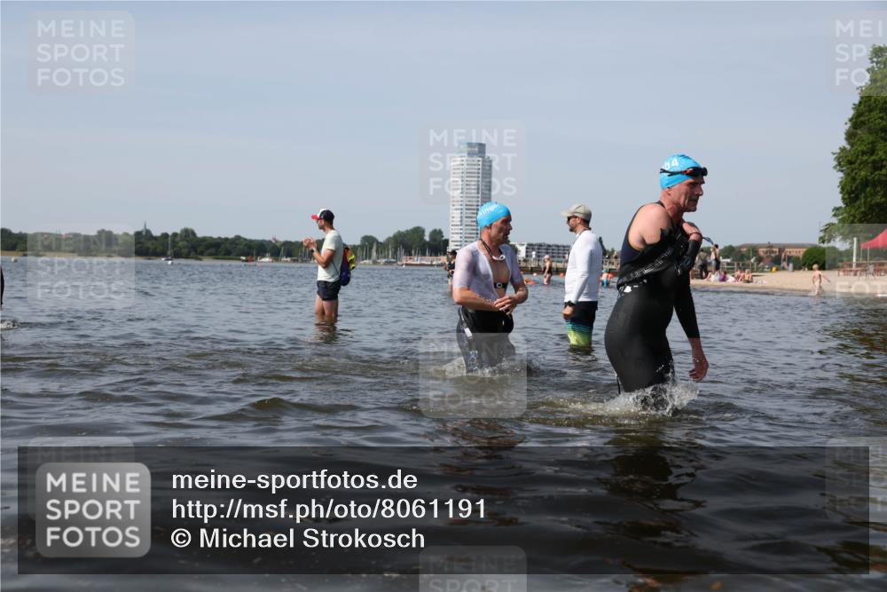 22.06.2025 - Viking Triathlon Michael Strokosch http://msf.ph/oto/8061191 22.06.2025 10:45:27 Schwimmen 68, 102, 108, 197, 466, 605 meine-sportfotos.de