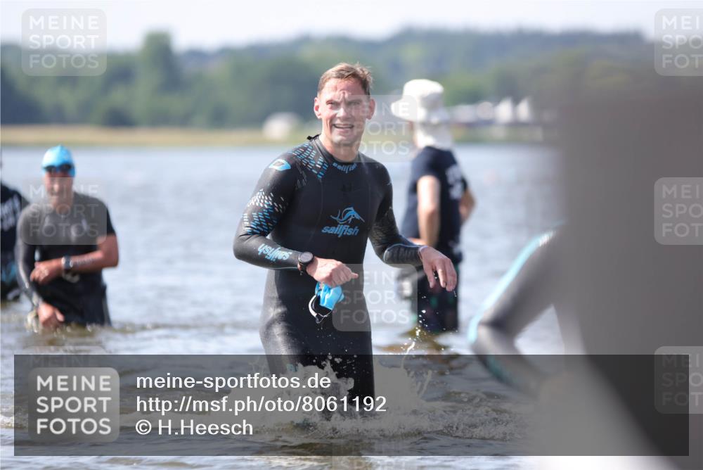 22.06.2025 - Viking Triathlon H.Heesch http://msf.ph/oto/8061192 22.06.2025 10:39:42 Schwimmen 25, 29, 86, 93, 138, 244, 283, 337, 423, 437, 518, 529 meine-sportfotos.de