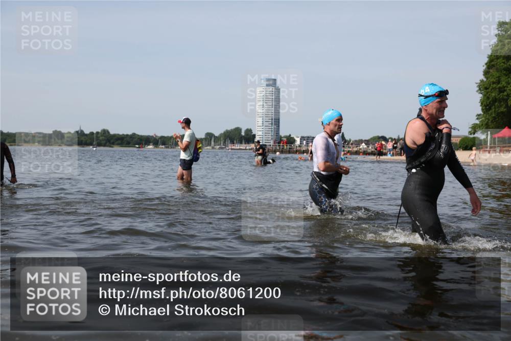 22.06.2025 - Viking Triathlon Michael Strokosch http://msf.ph/oto/8061200 22.06.2025 10:45:27 Schwimmen 68, 102, 108, 197, 466, 605 meine-sportfotos.de