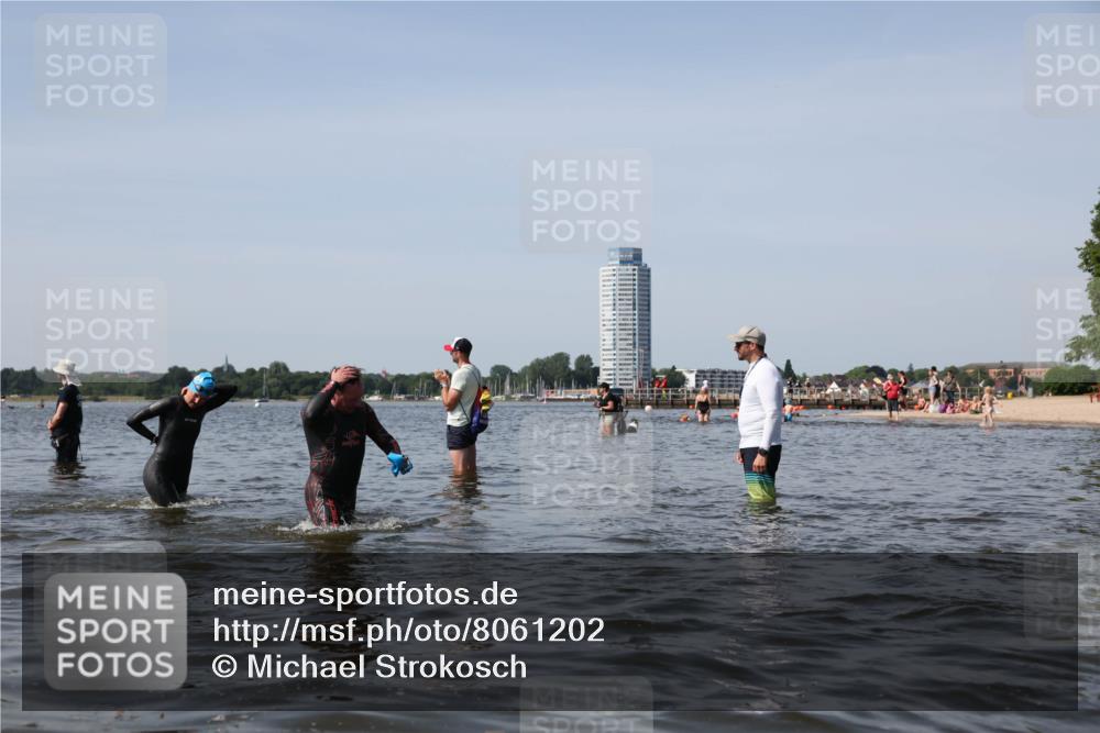 22.06.2025 - Viking Triathlon Michael Strokosch http://msf.ph/oto/8061202 22.06.2025 10:45:31 Schwimmen 102, 108, 197, 466, 605 meine-sportfotos.de
