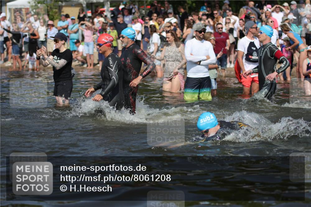 22.06.2025 - Viking Triathlon H.Heesch http://msf.ph/oto/8061208 22.06.2025 10:03:43 Schwimmen 58, 62, 79, 108, 148, 157, 179, 296, 434, 456, 619, 635, 645, 648, 659 meine-sportfotos.de