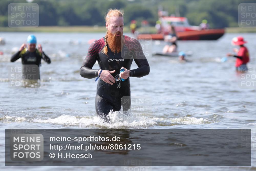 22.06.2025 - Viking Triathlon H.Heesch http://msf.ph/oto/8061215 22.06.2025 10:39:49 Schwimmen 25, 29, 86, 244, 283, 423, 437, 518 meine-sportfotos.de