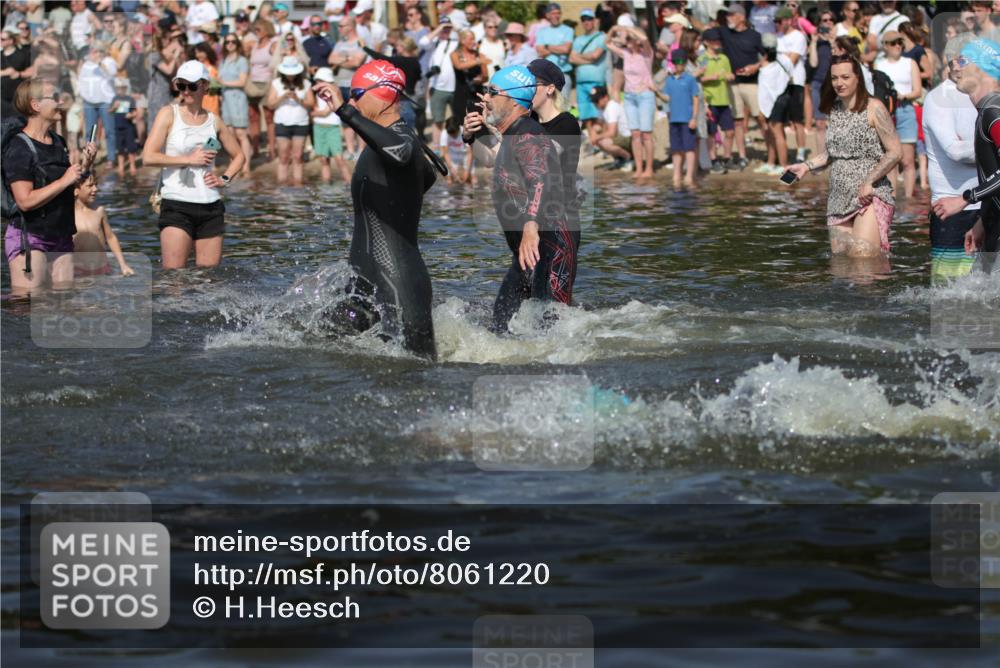 22.06.2025 - Viking Triathlon H.Heesch http://msf.ph/oto/8061220 22.06.2025 10:03:44 Schwimmen 58, 62, 77, 79, 108, 148, 157, 296, 396, 434, 456, 495, 619, 635, 648, 659 meine-sportfotos.de