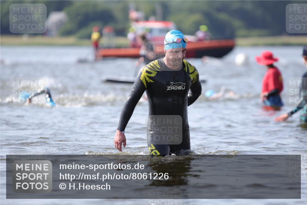 22.06.2025 - Viking Triathlon H.Heesch http://msf.ph/oto/8061226 22.06.2025 10:39:58 Schwimmen 248, 283, 437, 518, 538 meine-sportfotos.de