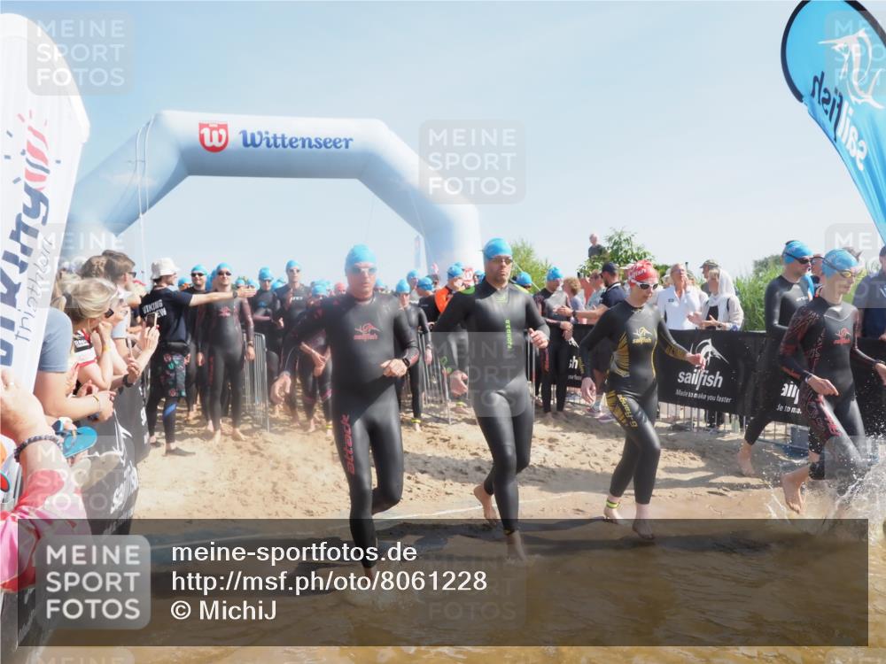 22.06.2025 - Viking Triathlon MichiJ http://msf.ph/oto/8061228 22.06.2025 10:06:37 Schwimmen 44, 74, 93, 109, 159, 168, 186, 205, 219, 261, 358, 376, 450, 606, 625 meine-sportfotos.de