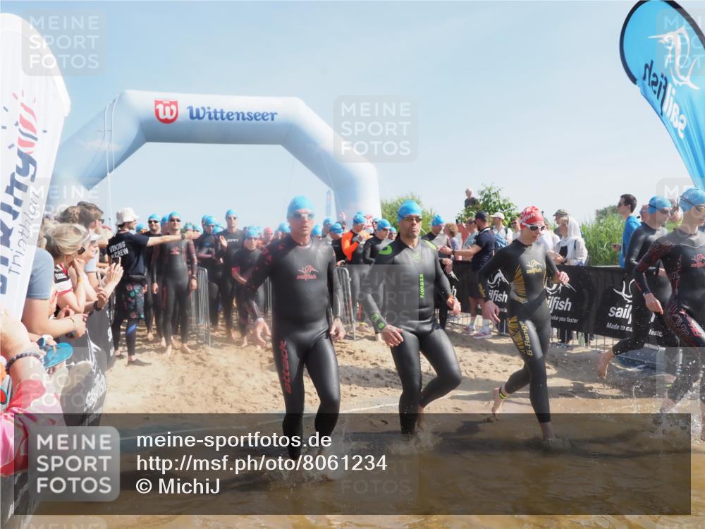 22.06.2025 - Viking Triathlon MichiJ http://msf.ph/oto/8061234 22.06.2025 10:06:37 Schwimmen 44, 74, 93, 109, 159, 168, 186, 205, 219, 261, 358, 376, 450, 606, 625 meine-sportfotos.de